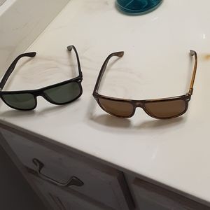 2 pairs of Ray Ban sunglasses